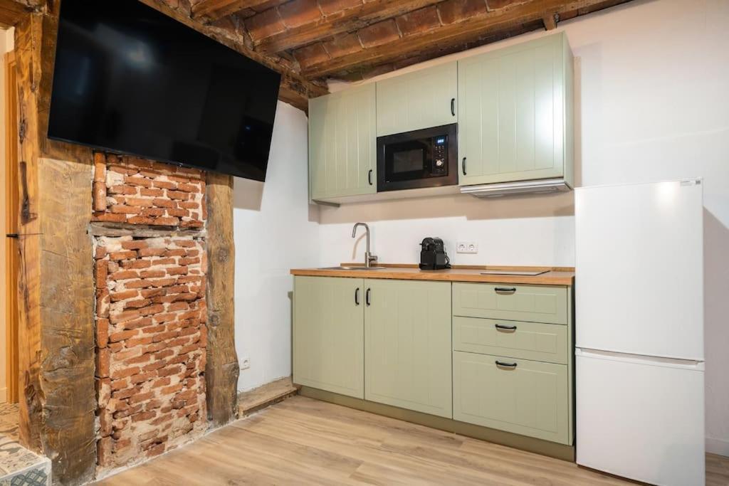 Apartment Flat In Lavapies At Street Level S23c *