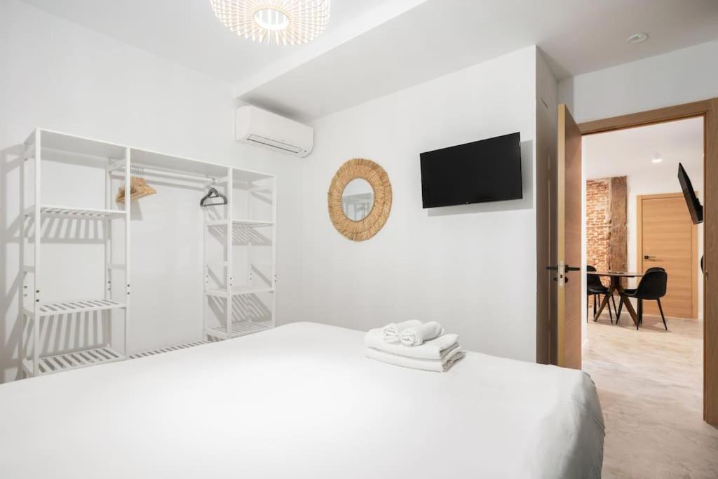 Flat In Lavapies At Street Level S23c Apartment