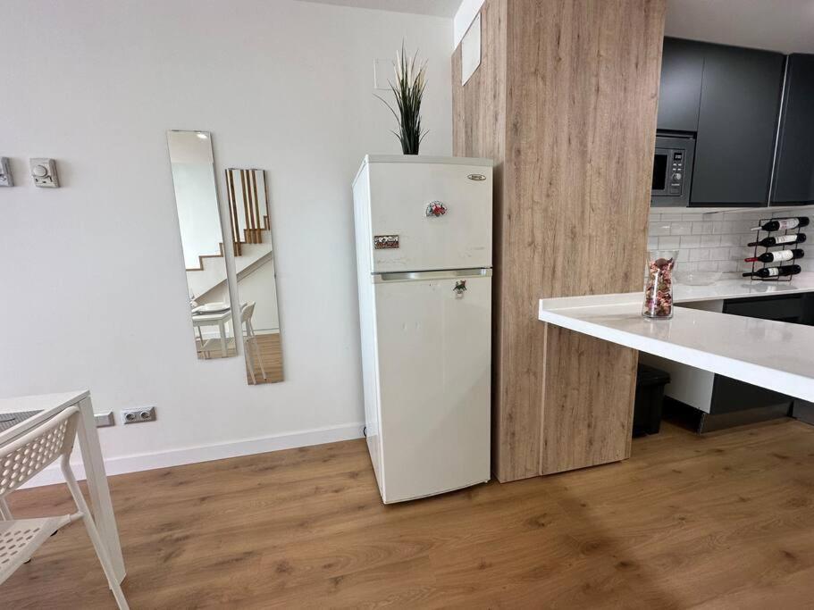 Living - Cuatro Vientos Apartment