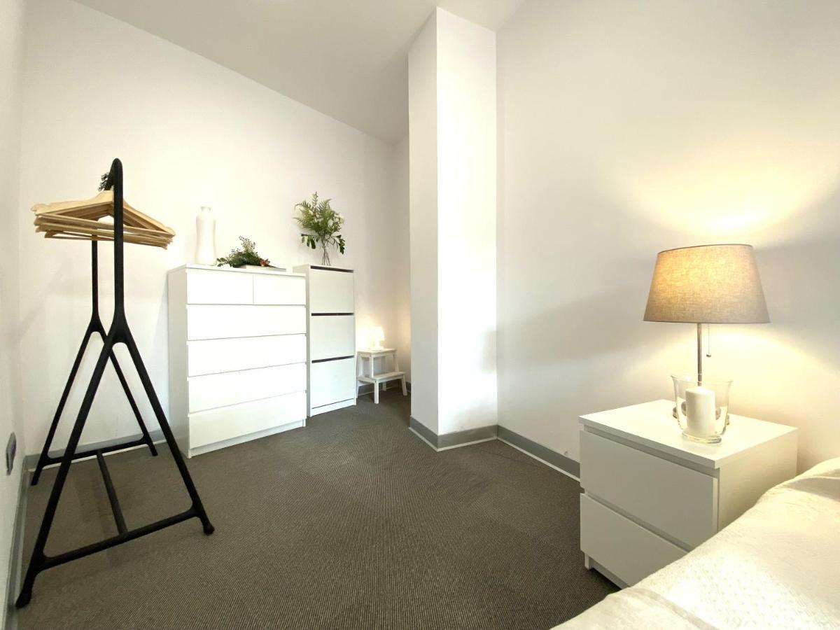 Apartment Impecable, Nuevo, Comodo, Frente Al Metro Colombia *