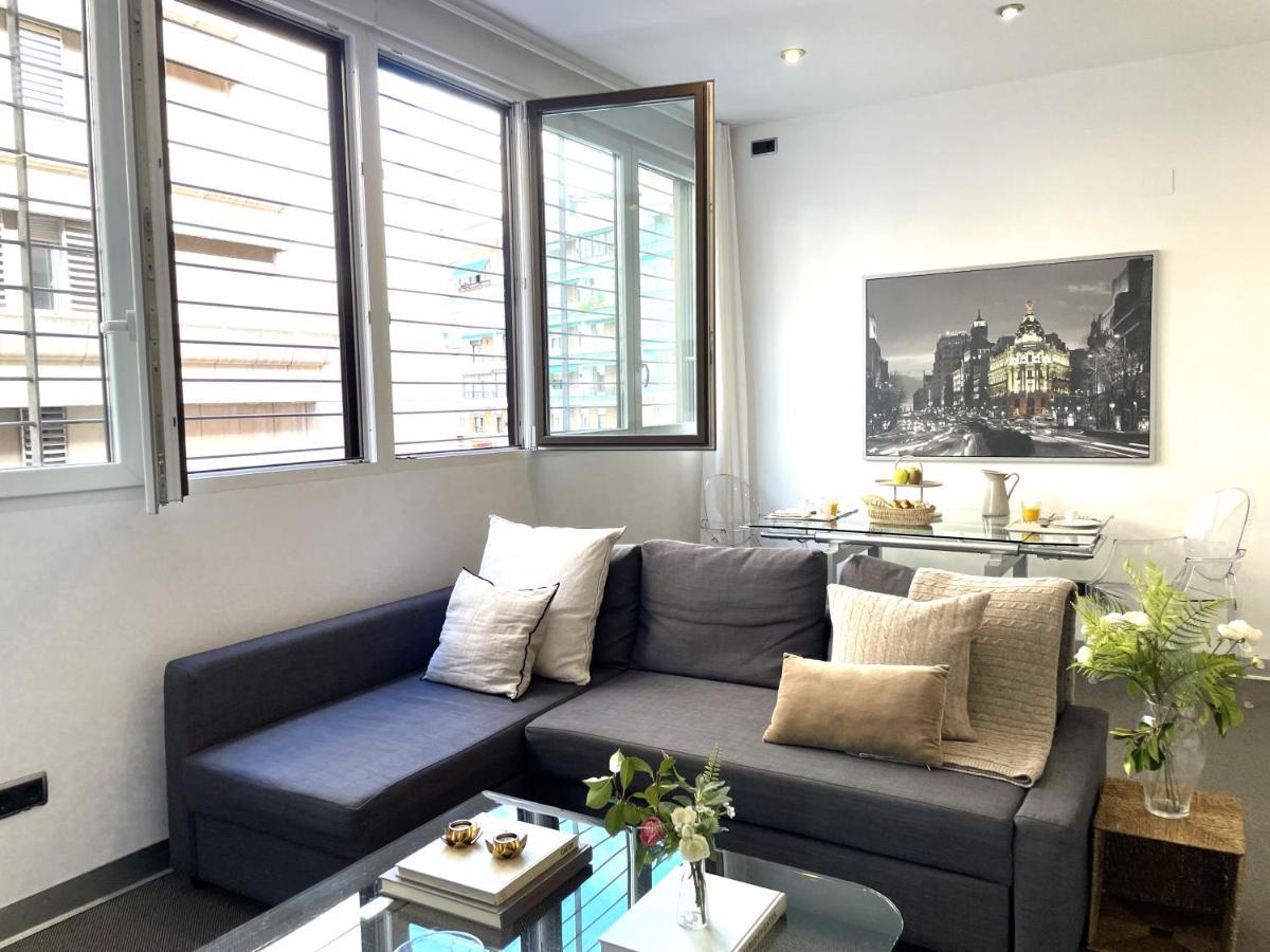 Apartment Impecable, Nuevo, Comodo, Frente Al Metro Colombia Madrid