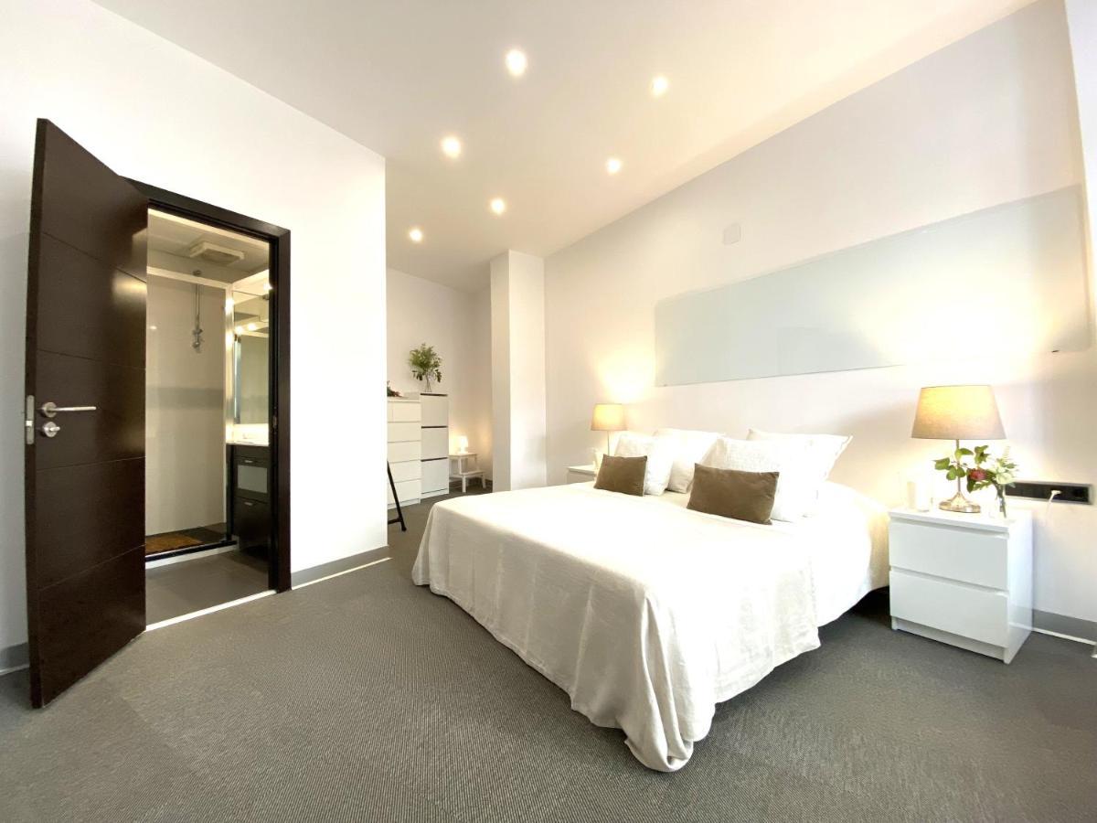 Impecable, Nuevo, Comodo, Frente Al Metro Colombia Apartment Madrid