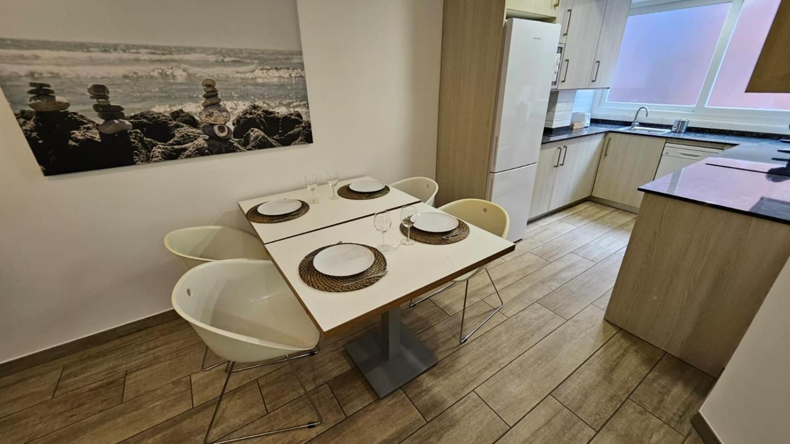 Luminoso 6 Personas Pueblo Nuevo Apartment