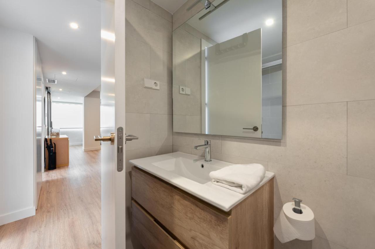 2 Bedroom 2 Bathroom Furnished - Salamanca - Bright & Stylish - Mintystay Apartment Madrid