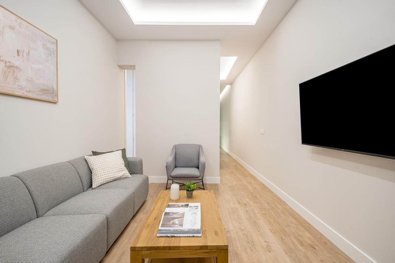 Apartment Lalatina Iv Calle Conde De Romanones 4br 4bh Madrid
