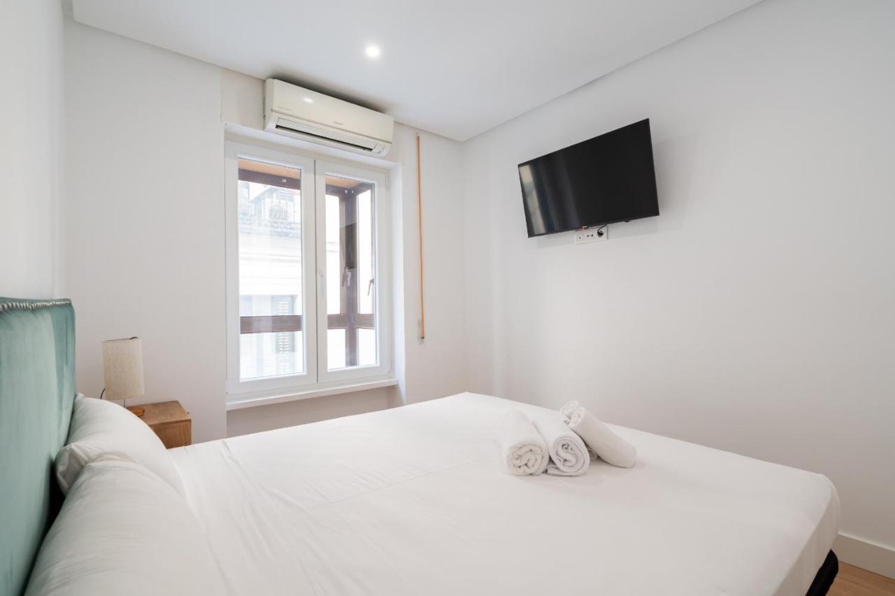 Apartamento De Lujo En La Plaza Pedro Zerolo Al Lado De Gran Via Apartment