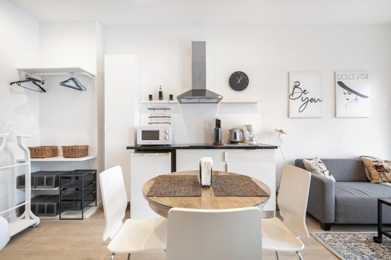 Dobohomes - Entrearroyos Apartment *