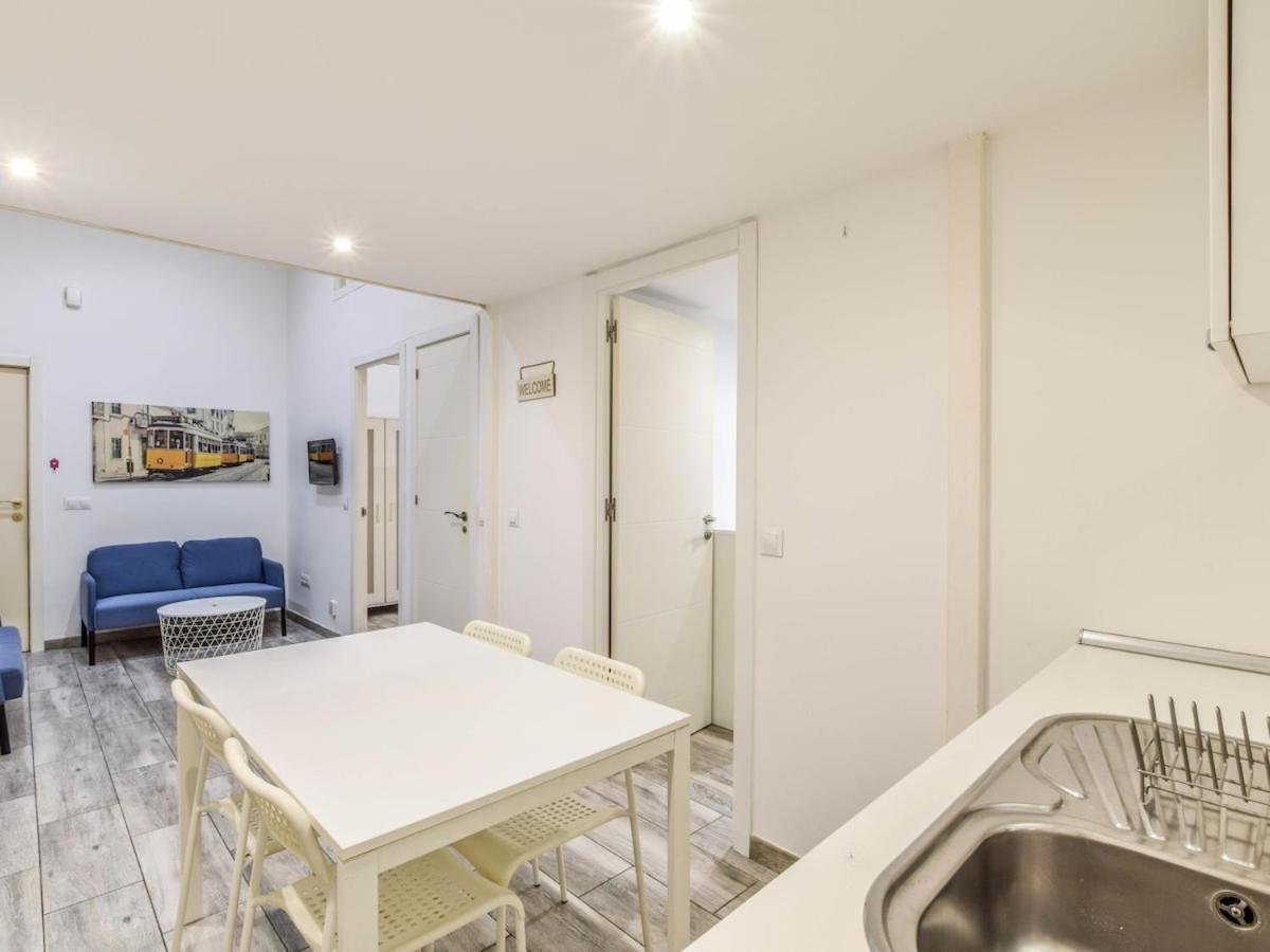 Apartment En Cuatro Caminos 6 Personas *