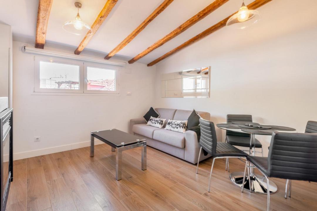Bright Duplex- 1bd 1,5 Bth - Sol