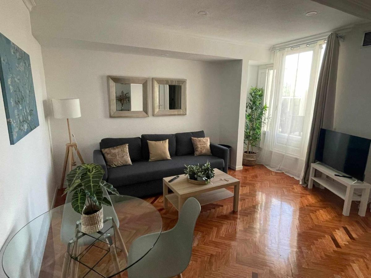 Con Terraza Y Vistas Alcalaretiro Apartment