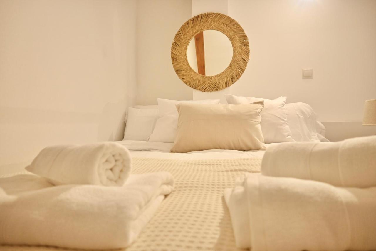 Encantador Estudio Temporal Con Cama En Mezanine Cerca De La Vibrante Avenida Albufera Mpe35 Apartment Madrid