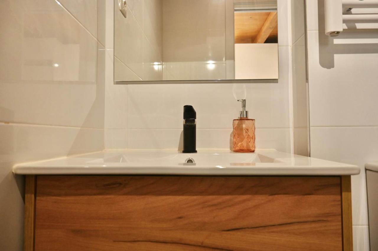 Apartment Encantador Estudio Temporal Con Cama En Mezanine Cerca De La Vibrante Avenida Albufera Mpe35 *