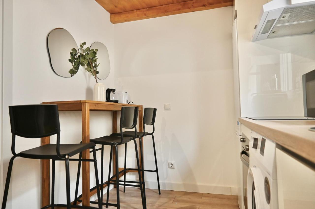 Apartment Encantador Estudio Temporal Con Cama En Mezanine Cerca De La Vibrante Avenida Albufera Mpe35