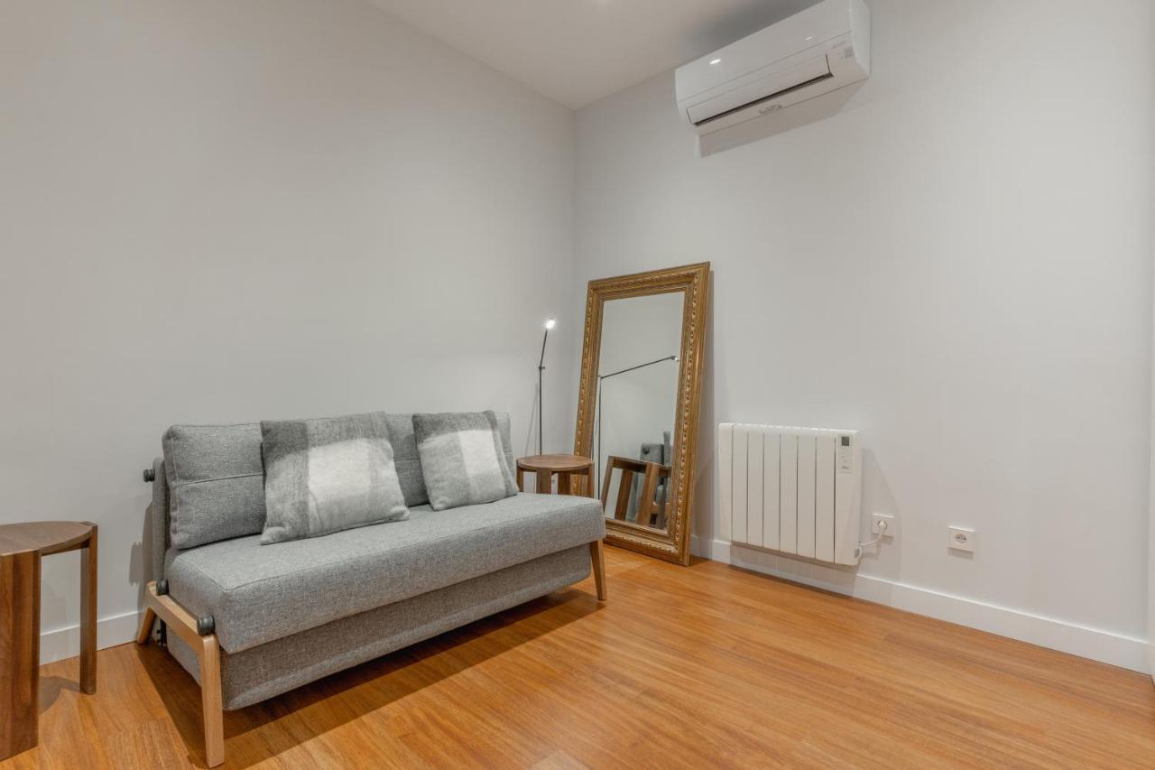 Apartment Wide Stylish-1bedroom 1bathroom-las Letras Madrid