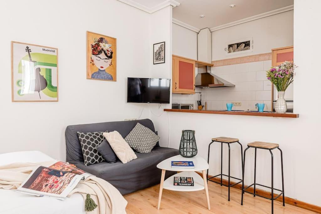 Cozy In Lavapies-torr Madrid