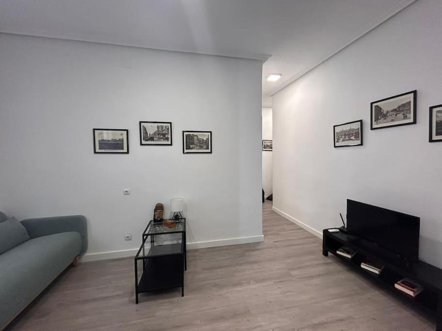 Cozy In Gran Via For 4 People.s2a3 Apartment Madrid