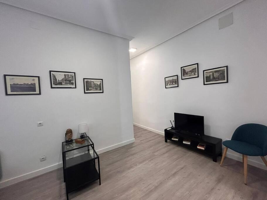 Cozy In Gran Via For 4 People.s2a3 Apartment Madrid