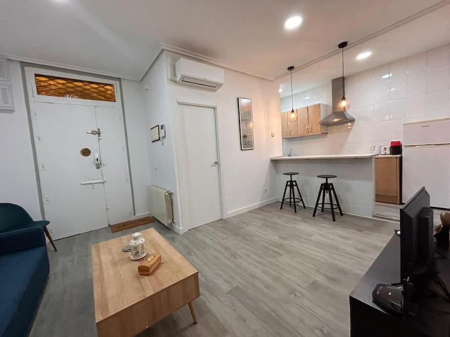 Apartment Stunning In Gran Via For 4 People. S3