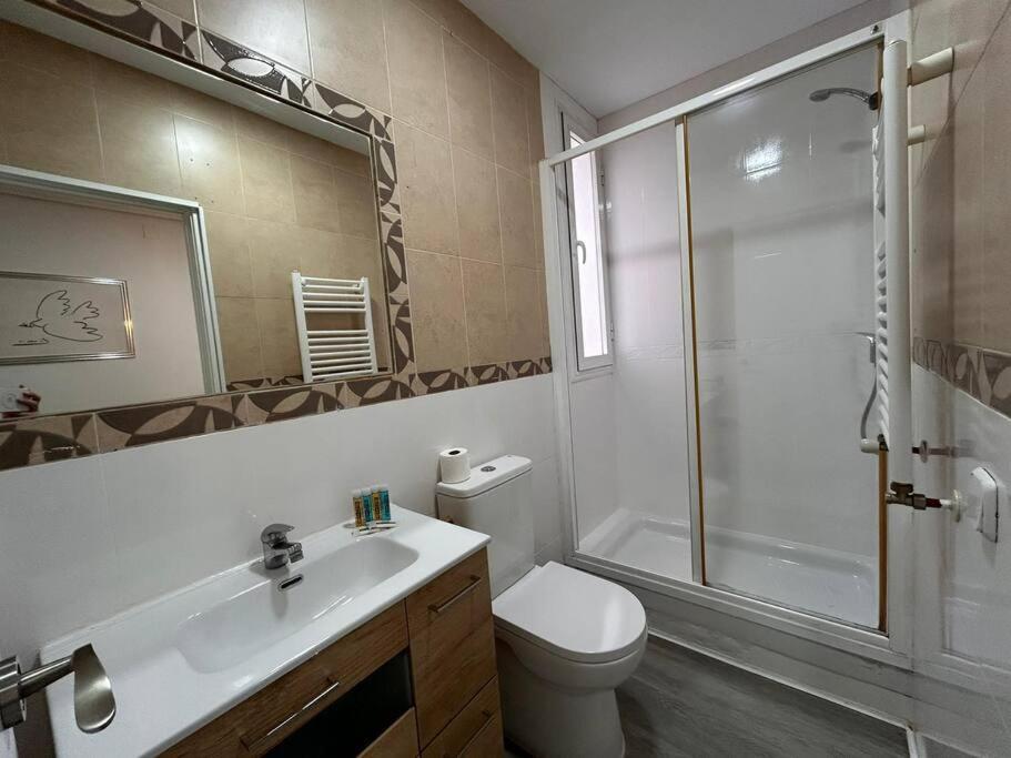 Stunning In Gran Via For 4 People. S3 Apartment