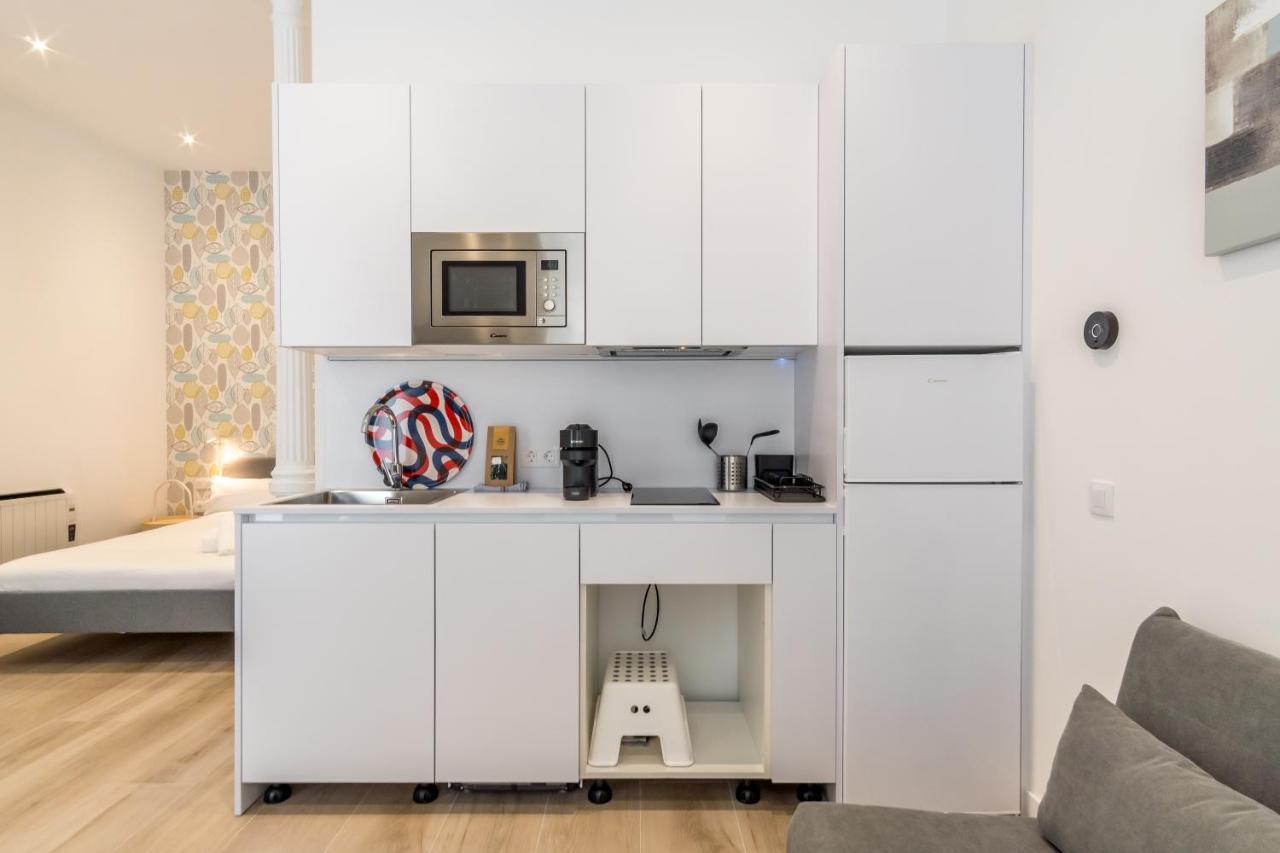 Apartment Modern And Bright- 2 Bd 2 Bth - Center *