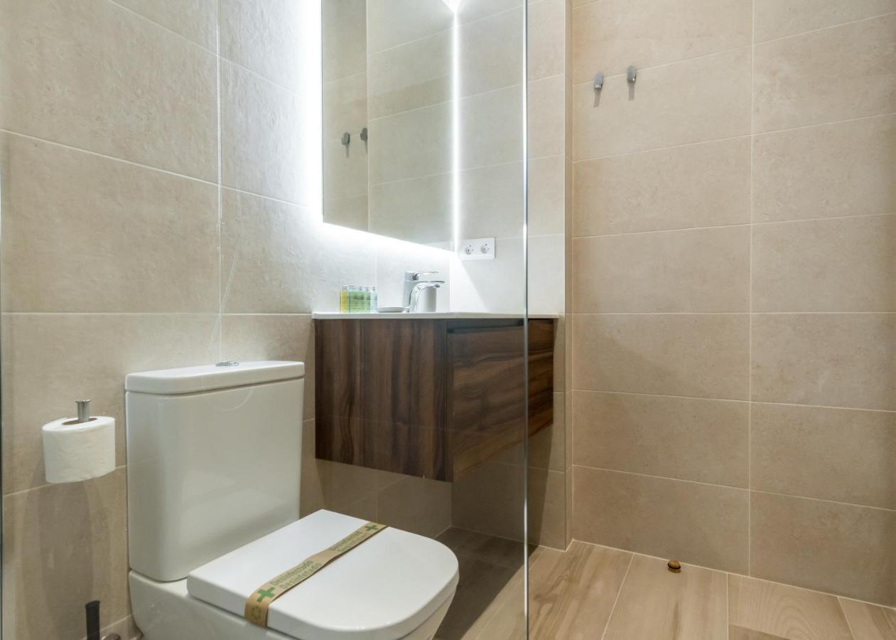 Modern And Bright- 2 Bd 2 Bth - Center Apartment Madrid