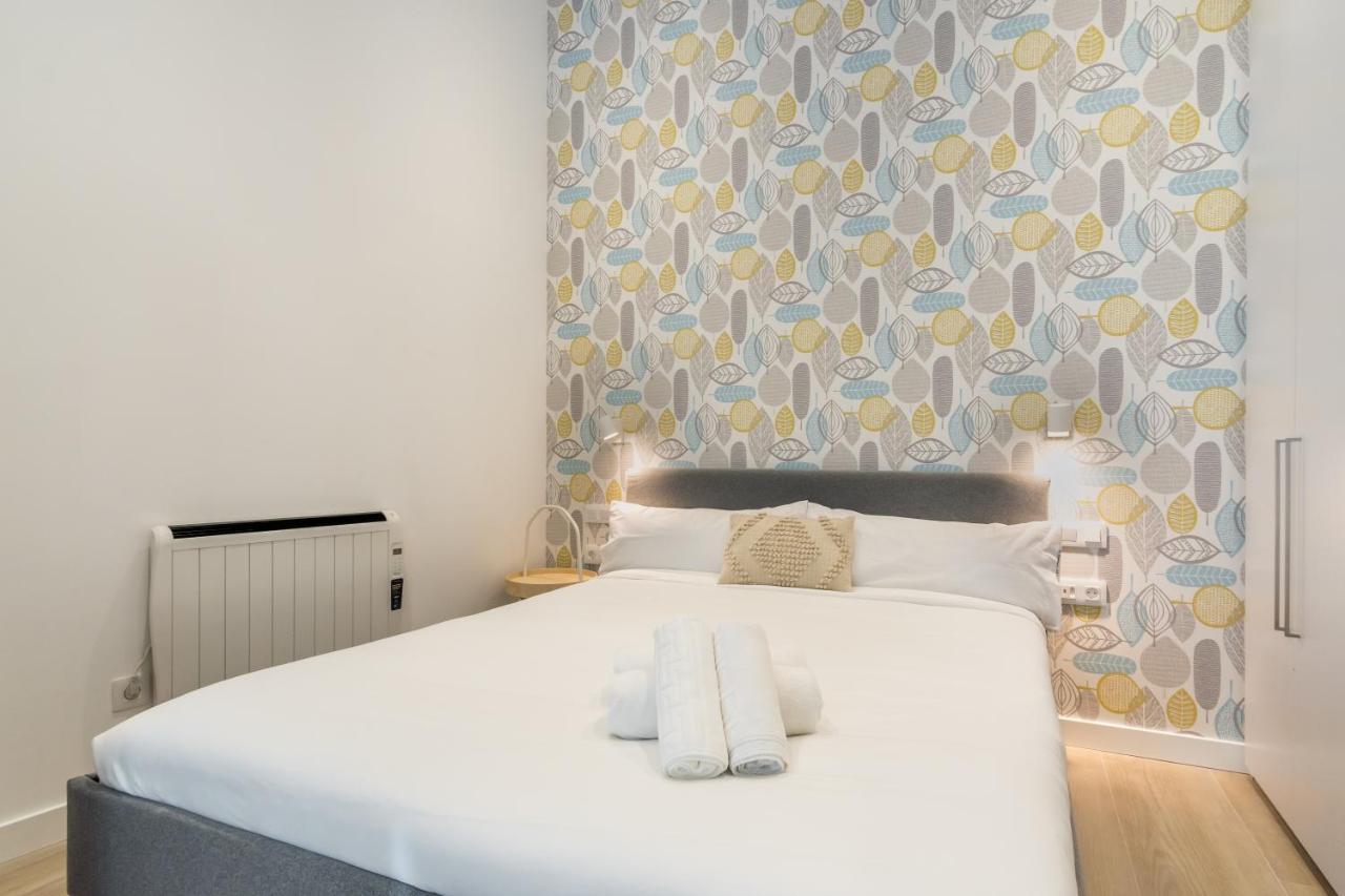 Modern And Bright- 2 Bd 2 Bth - Center Apartment *