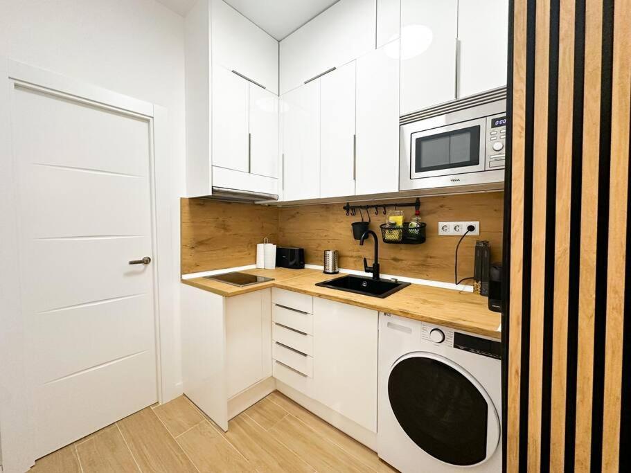Cozy 2bd Flat City Center + Ac Apartment *