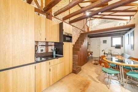 Apartment Peaceful Y Beautiful Apt In La Latina