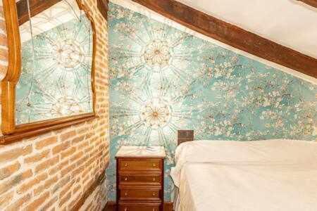 Apartment Peaceful Y Beautiful Apt In La Latina Madrid