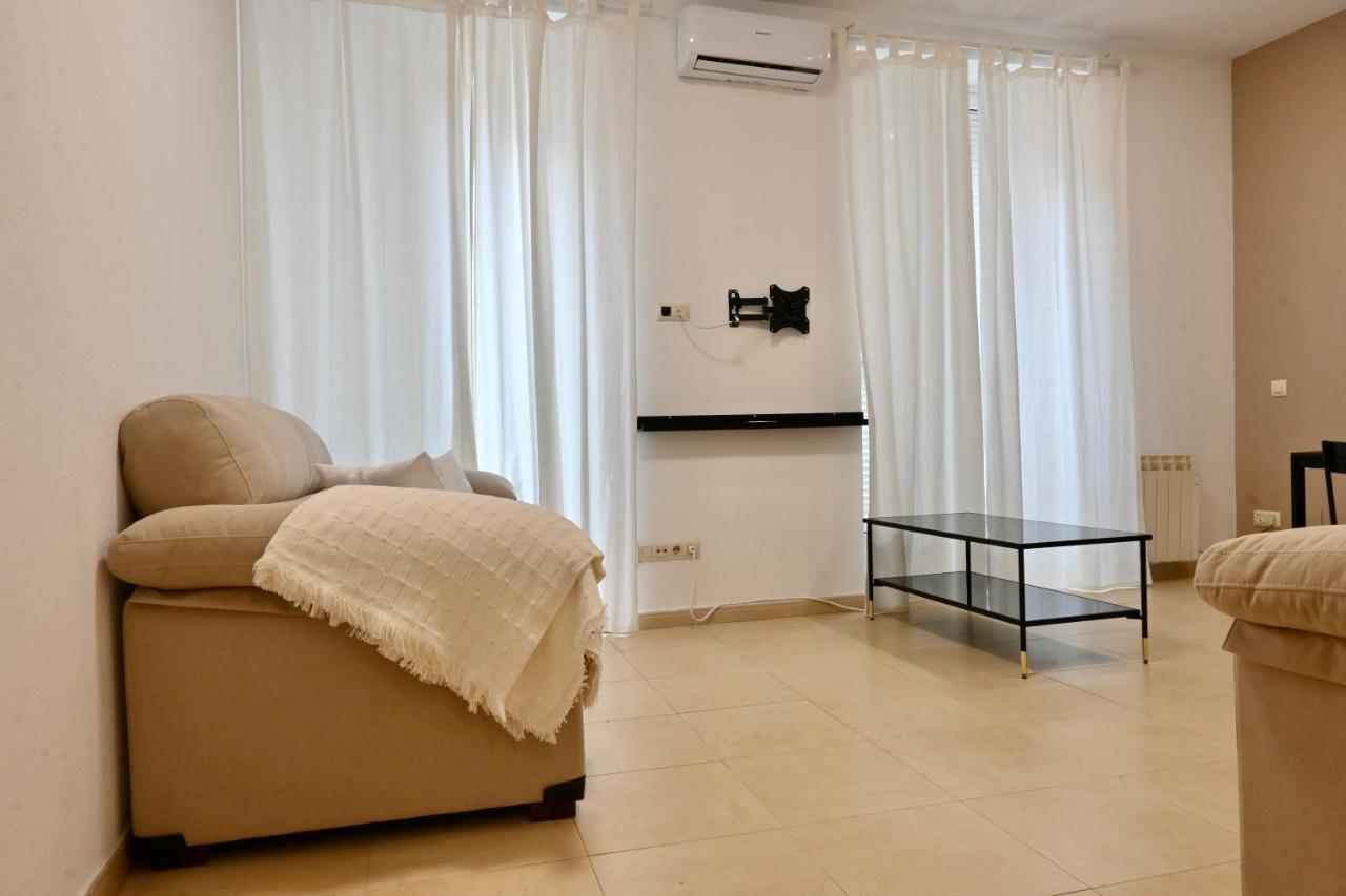 For Acogedor Temporal De 1 Y Salon, A Pasos De Gran Via Inf3d Lejlighed *