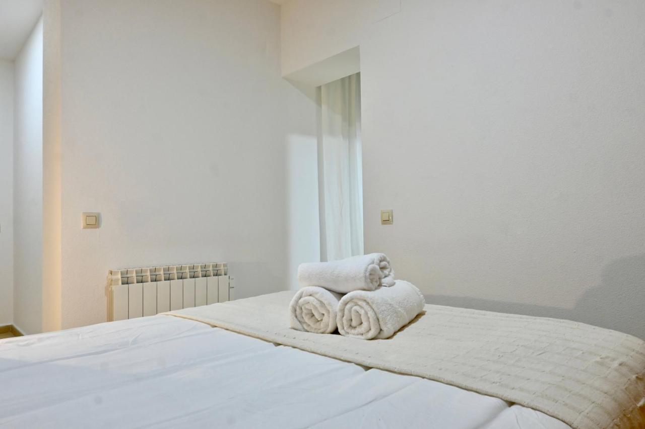 Apartment For Acogedor Temporal De 1 Y Salon, A Pasos De Gran Via Inf3d