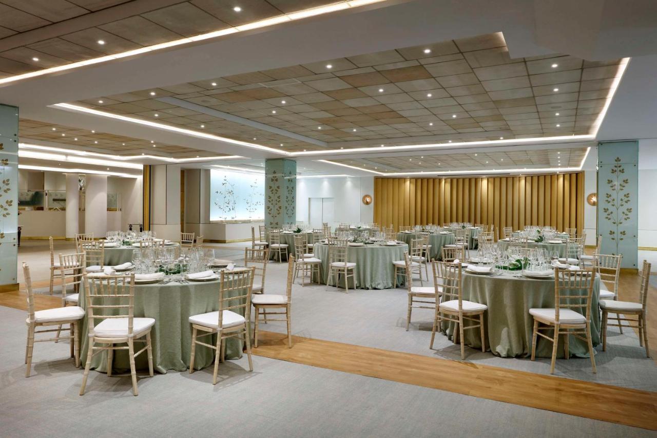 Hyatt Regency Hesperia Hotel