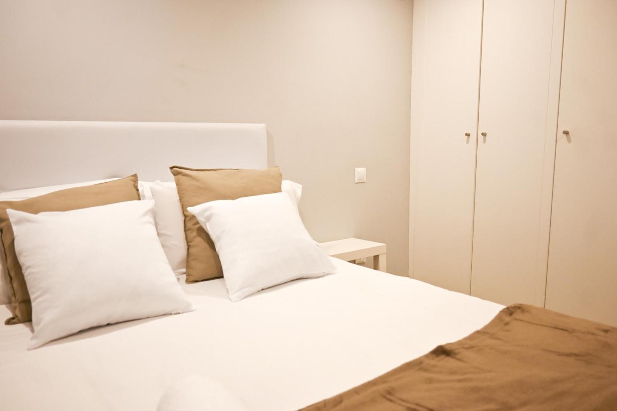 Apartment For Temporal Cava Baja-la Latina Cab36 *
