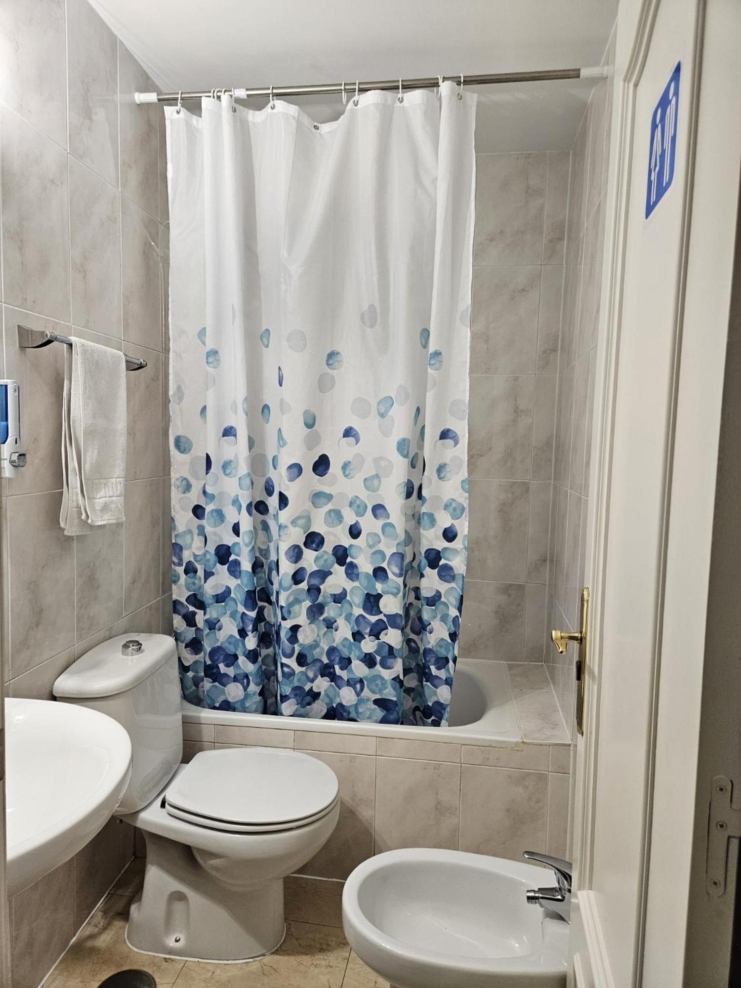 Guest house Alfaro 2*