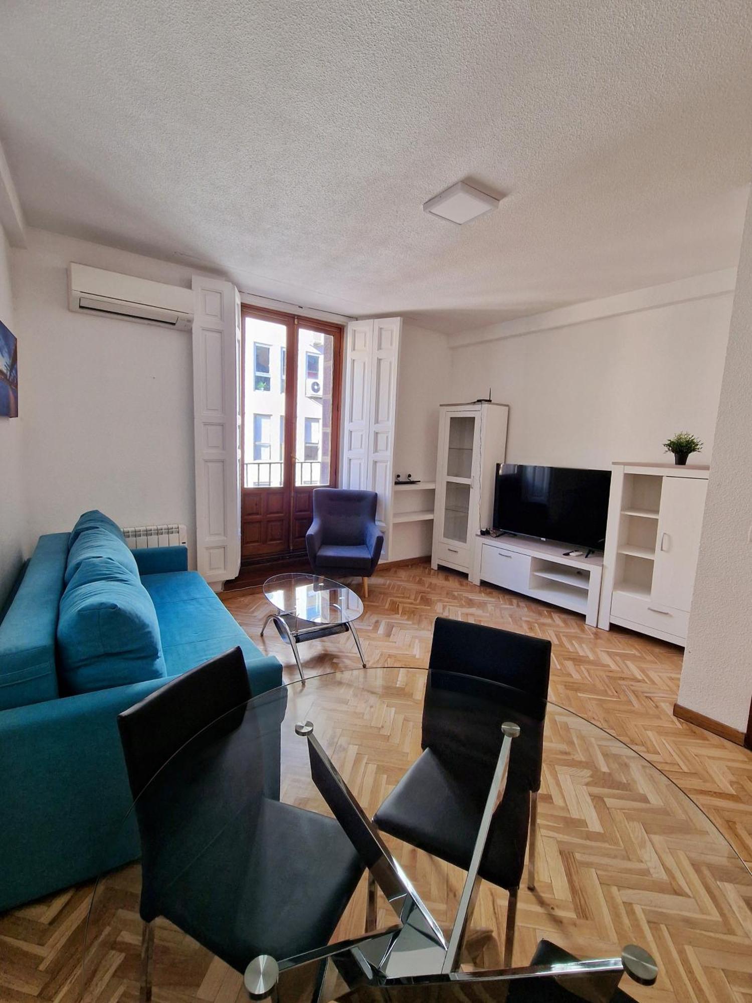 Mayor Calle: Historic Centro Near Plaza Mayor *