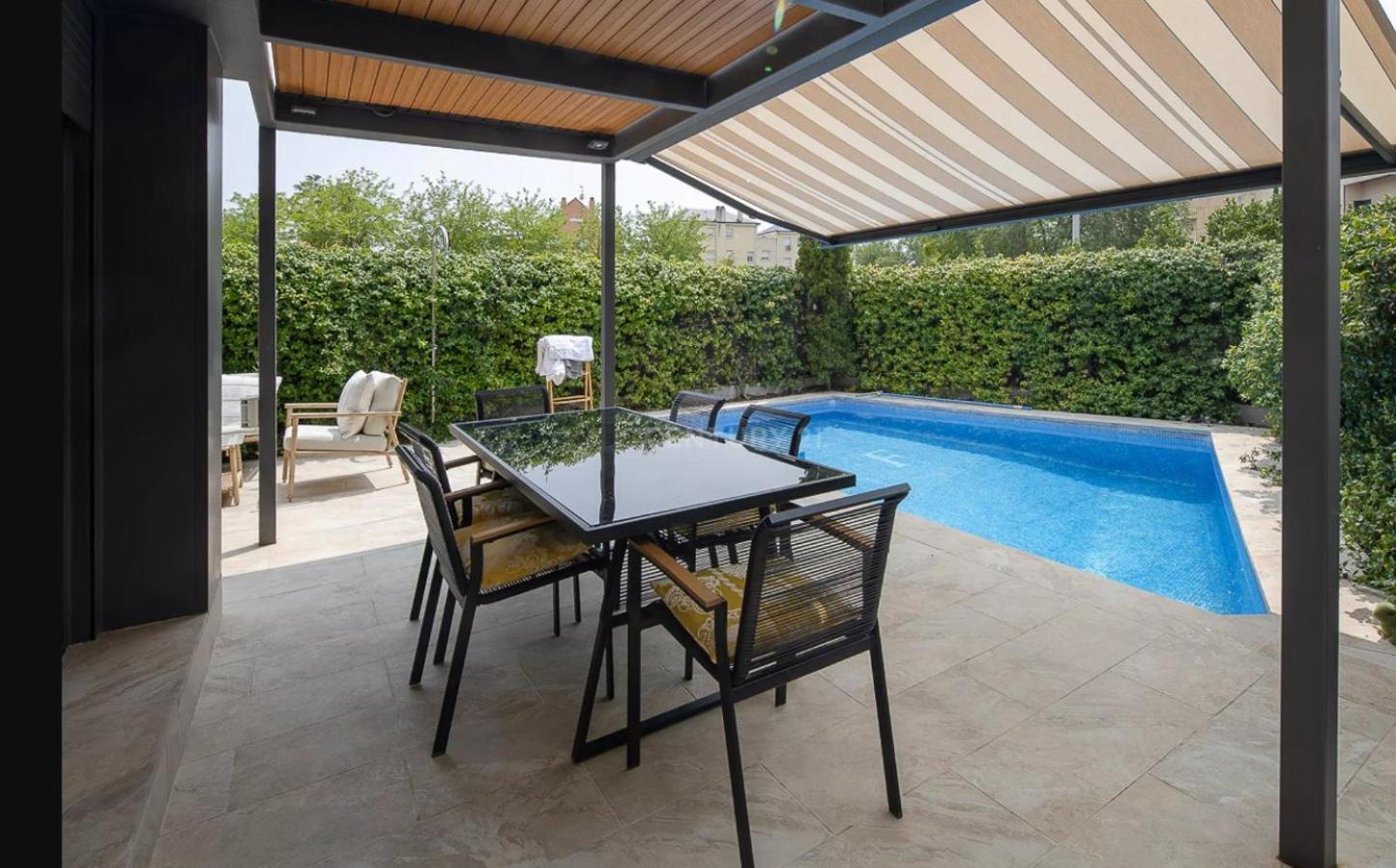 Privat bolig Space In The With Poll Near Golf In Madrid