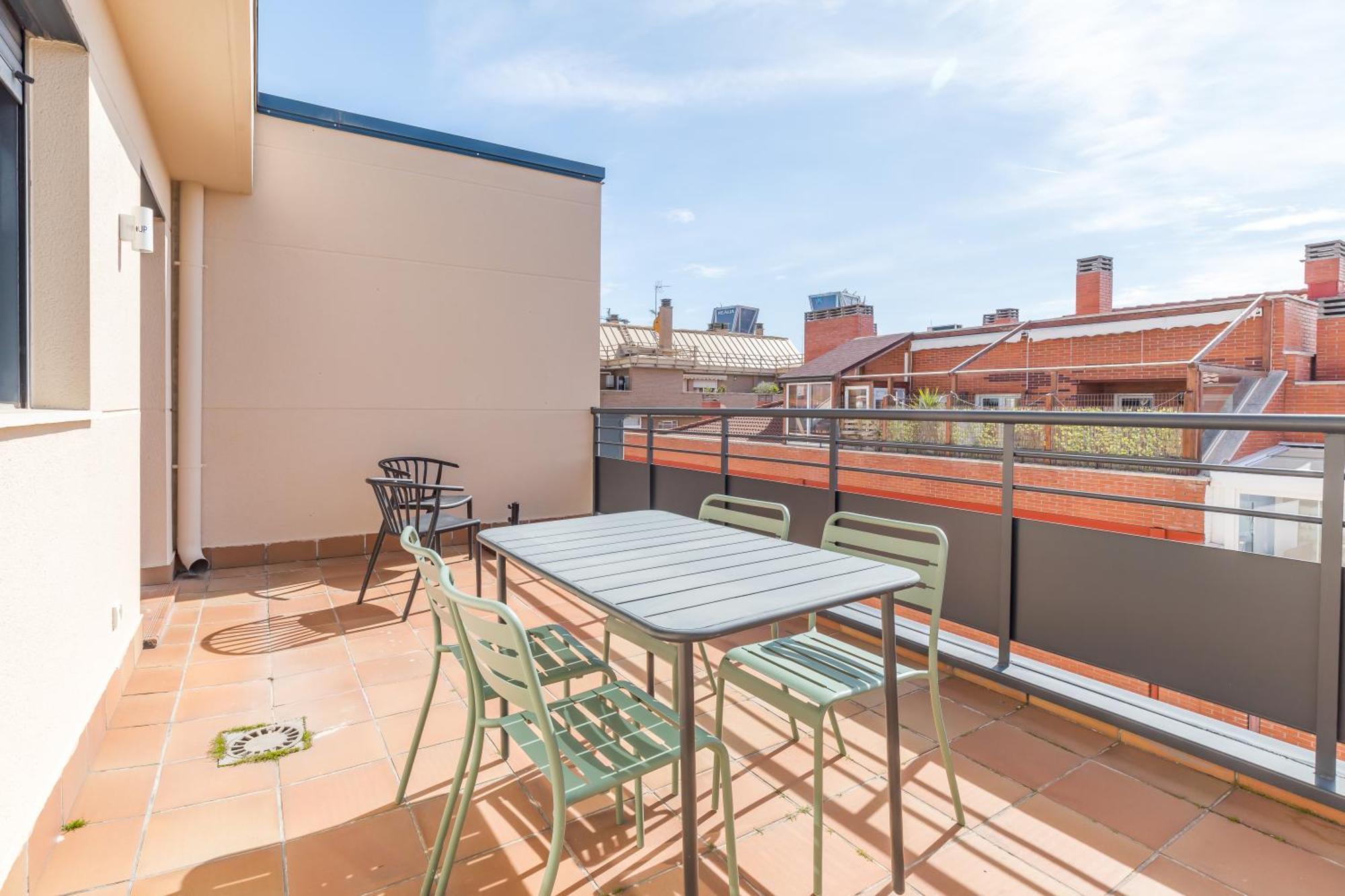 Caterina Cuatro Torres Apartment