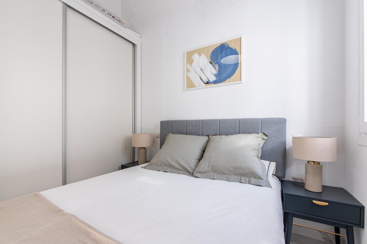 Deluxe. 2br 1bt. Elevator. Apartment Madrid