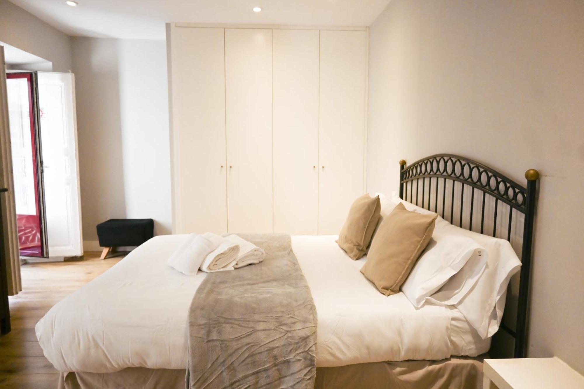 Apartment For Temporal Cava Baja-la Latina Cab36 Madrid