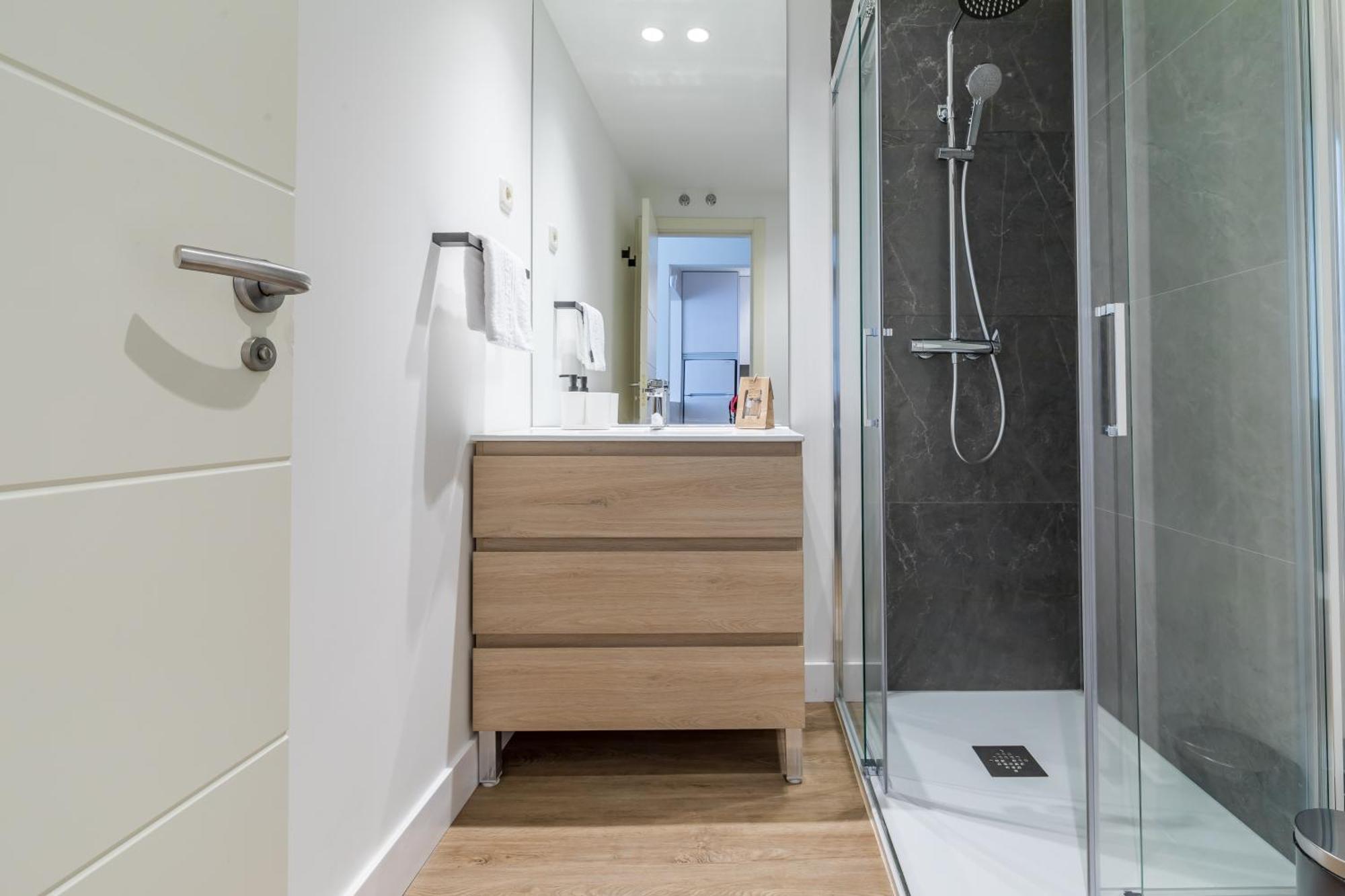 Caterina Cuatro Torres Apartment