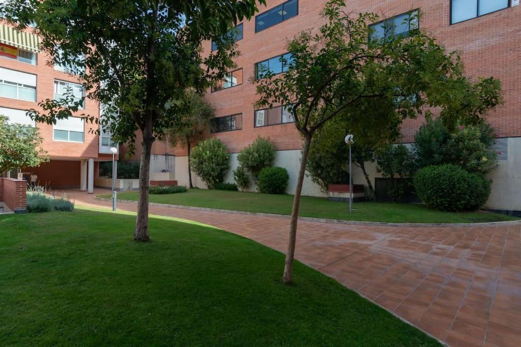 Con Parking Y Piscina Madrid