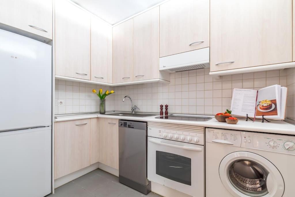 Apartment Con Parking Y Piscina