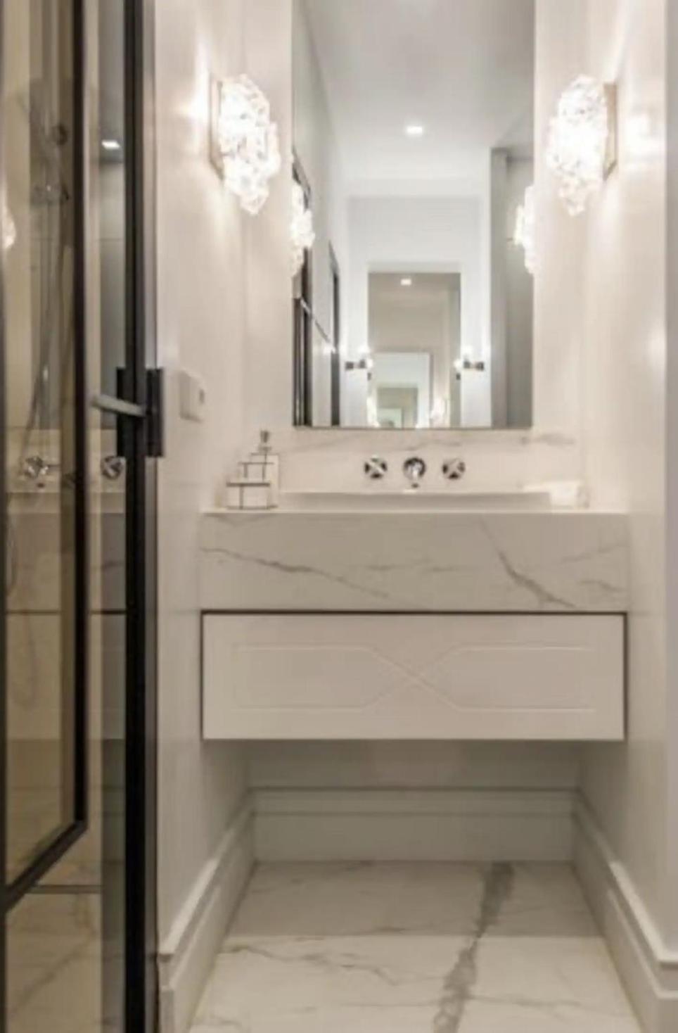 Apartamento De Lujo En Neptuno * Madrid