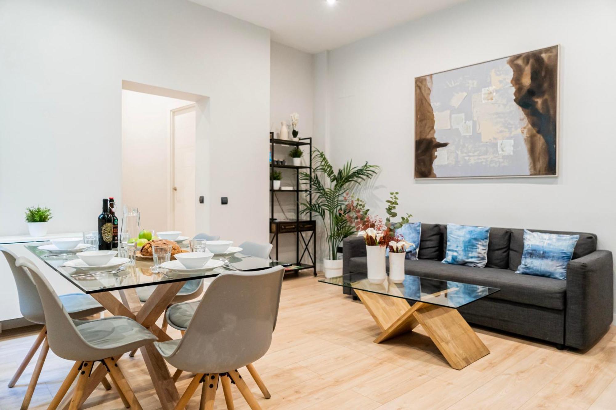 Atocha3 Superb Location - 4bedrooms 2 Baths Apartment Madrid
