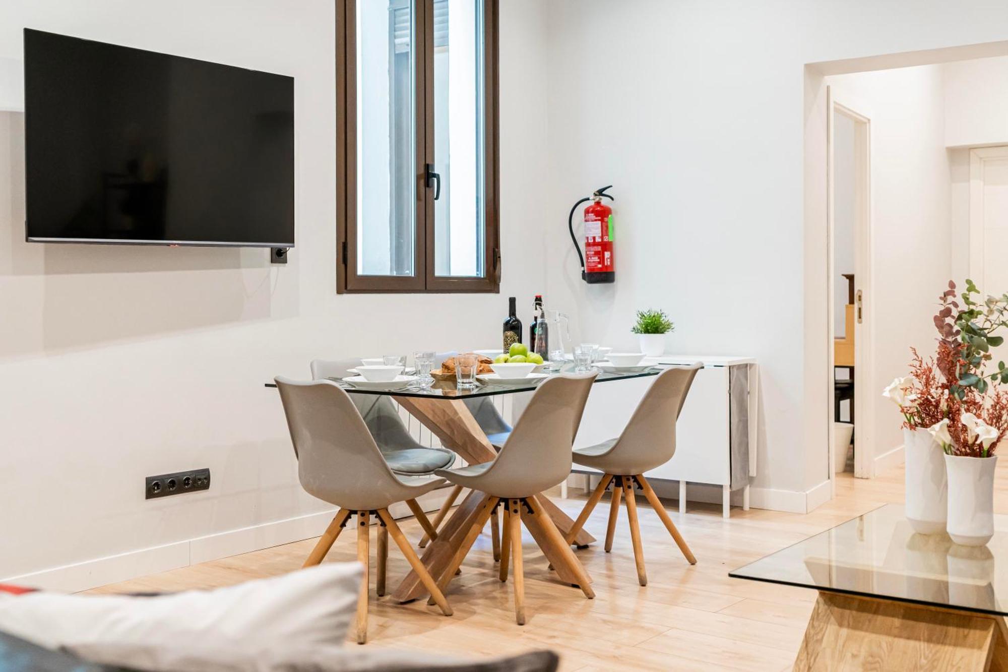 Apartment Atocha3 Superb Location - 4bedrooms 2 Baths *