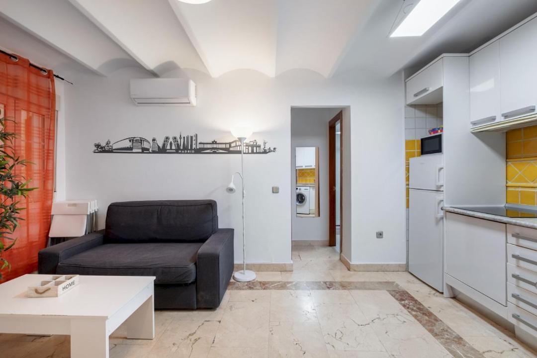 Lejlighed 2 Bedroom 1 Bathroom Furnished - Sol - Cozy Vintage - Mintystay Madrid