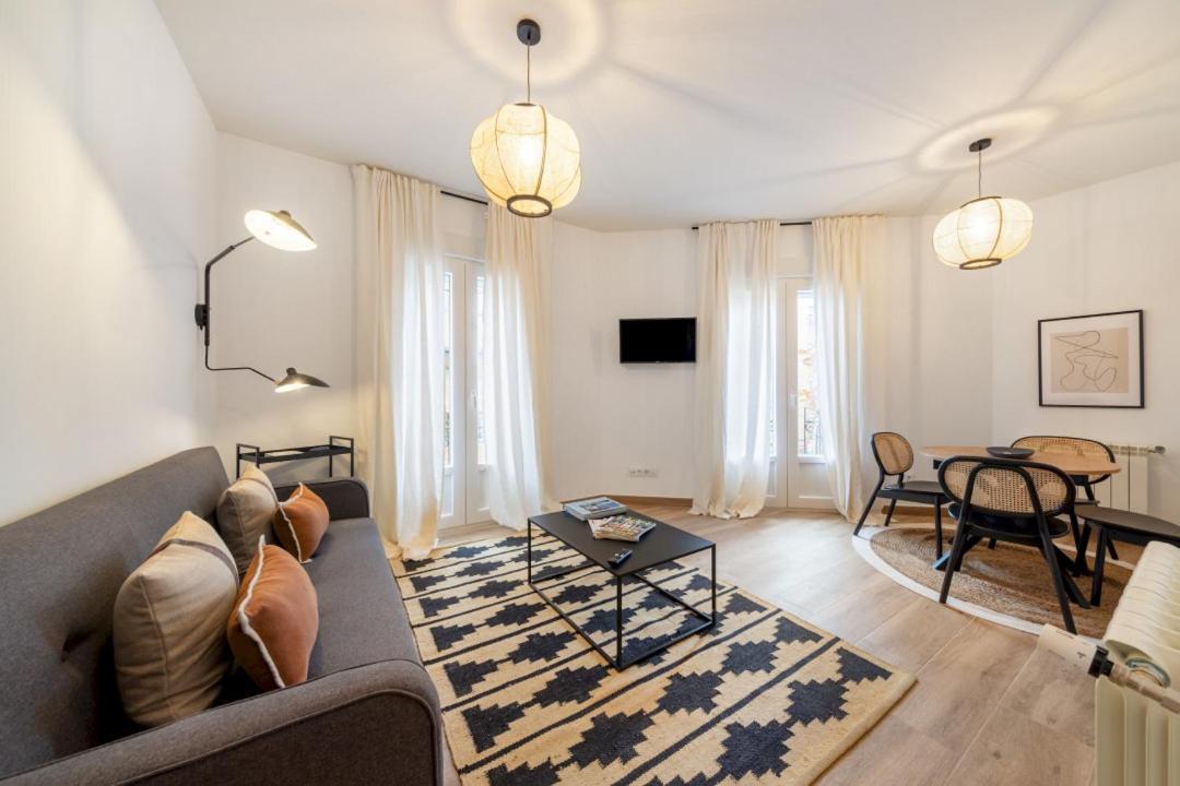1bedroom 1bathroom Furnished - Rios Rosas - Equipped In Business Area - Mintystay *