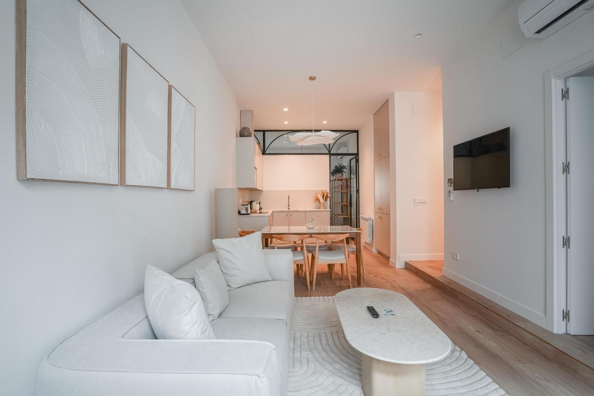 Amazing Apartment-3bedrooms 3bathrooms-lavapies Apartment Madrid