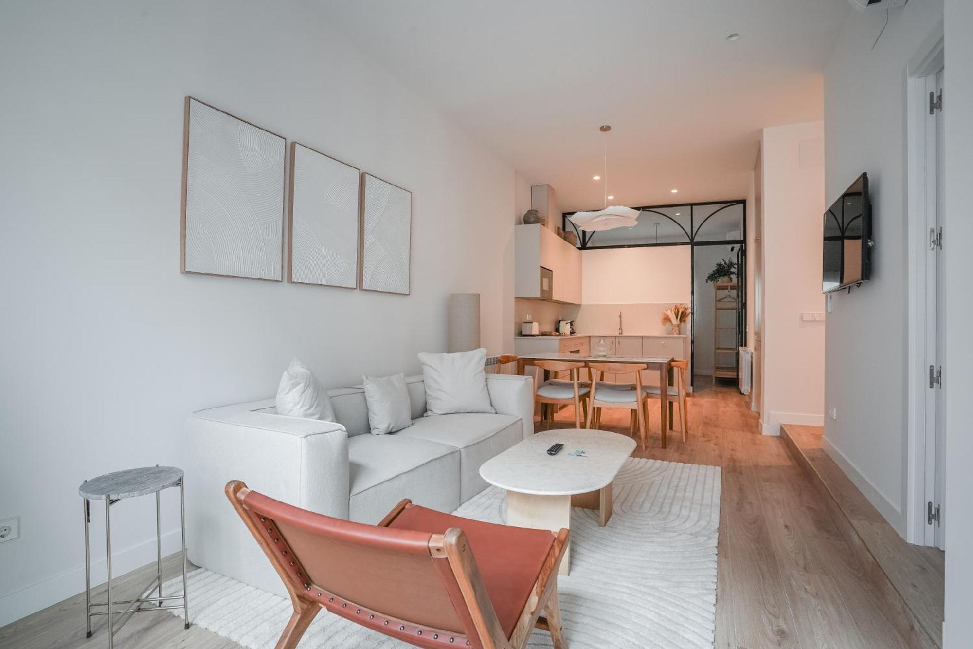 Amazing Apartment-3bedrooms 3bathrooms-lavapies Apartment Madrid
