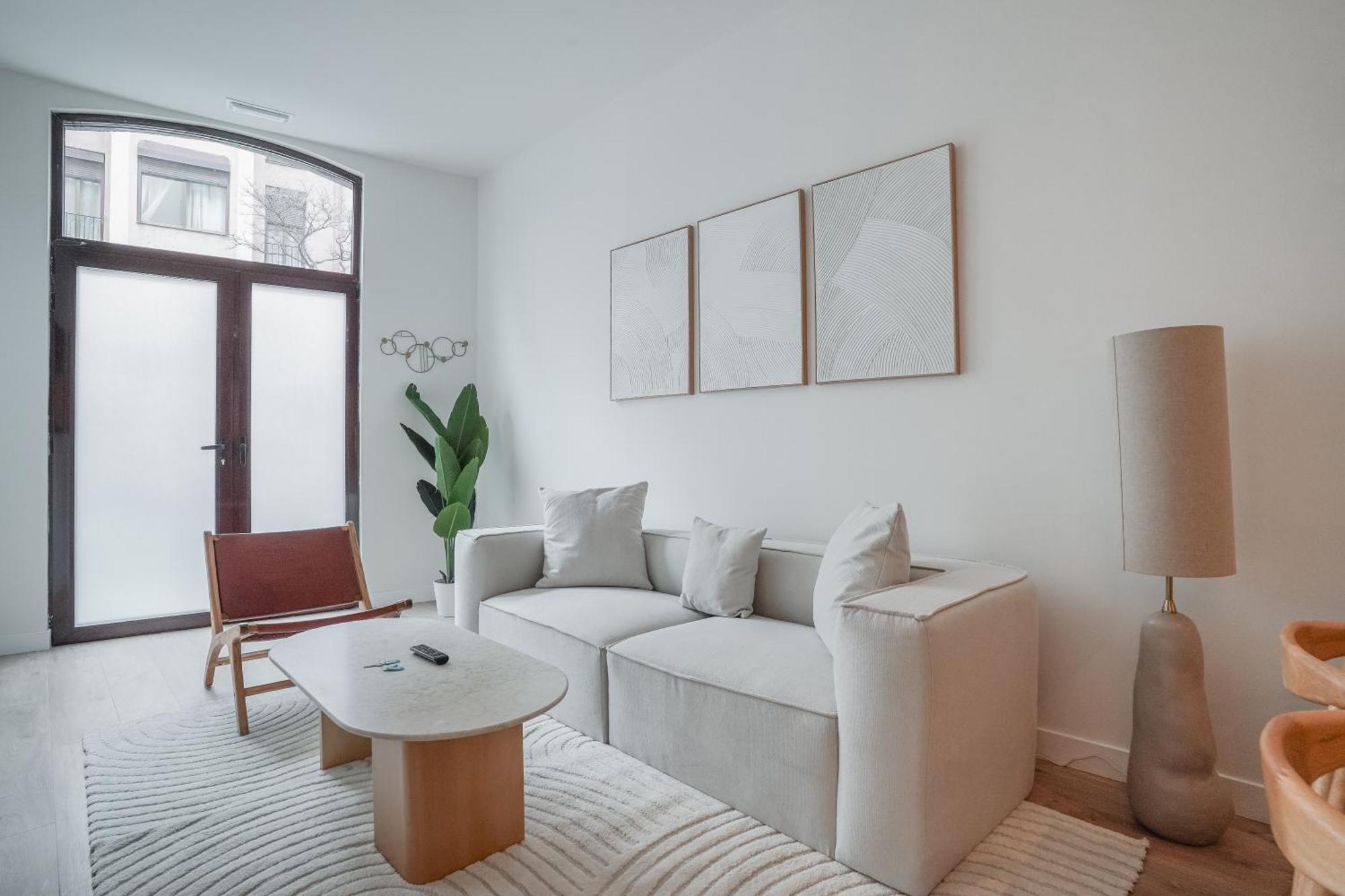 Amazing Apartment-3bedrooms 3bathrooms-lavapies Apartment